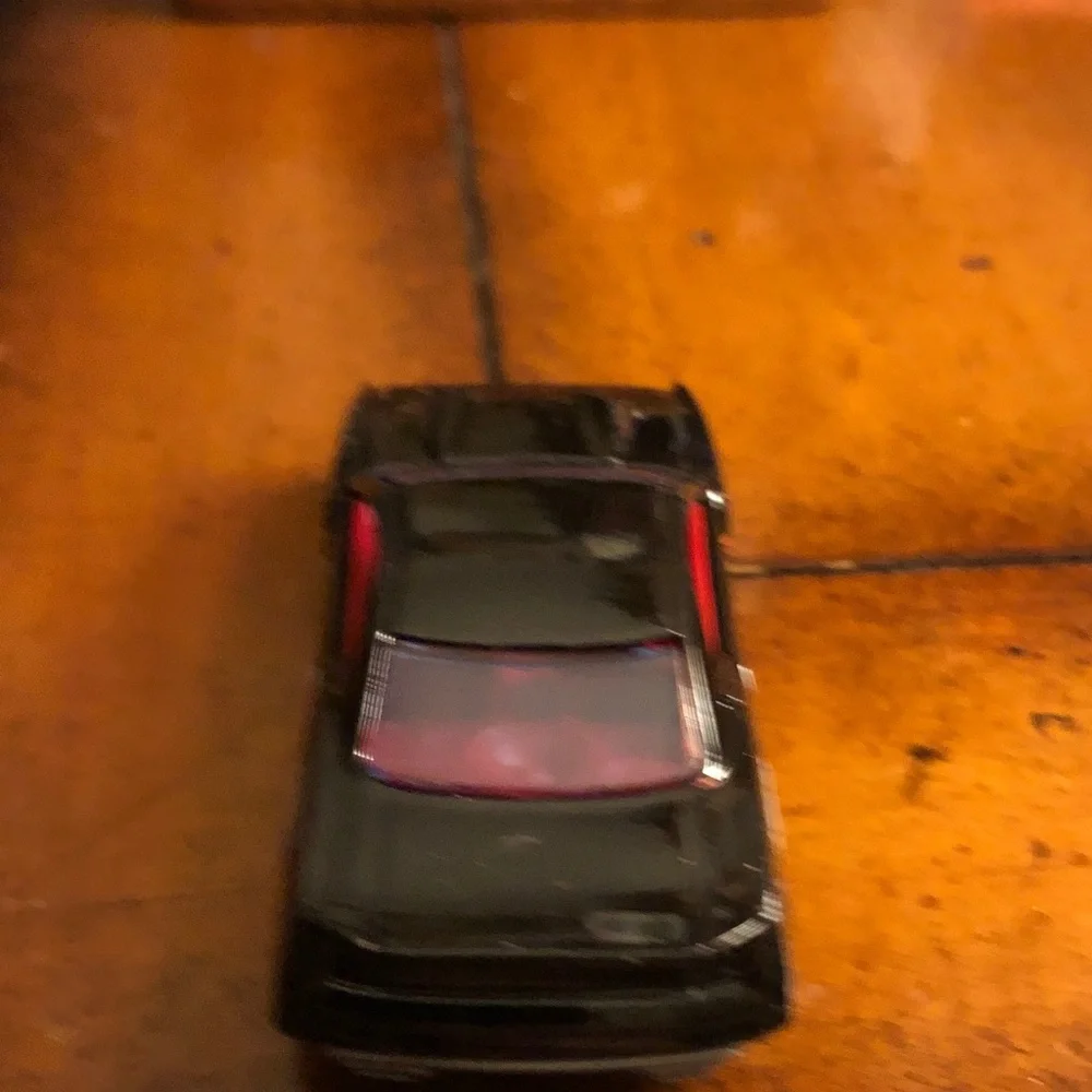 Unknown Item in Brown and Black Blur